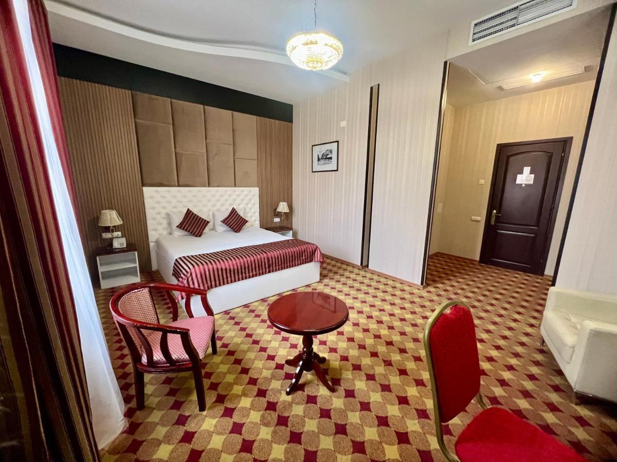 יירבאן Armenian Royal Palace מראה חיצוני תמונה