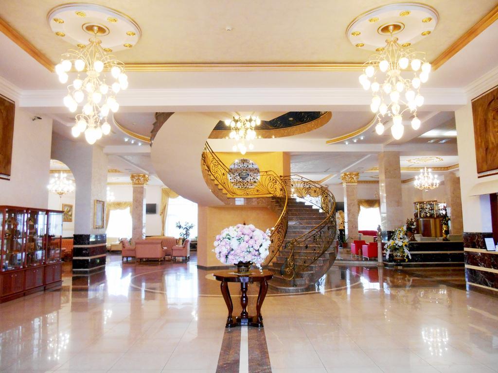 יירבאן Armenian Royal Palace מראה חיצוני תמונה