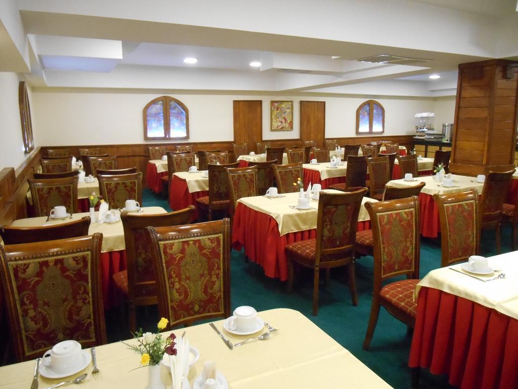 יירבאן Armenian Royal Palace מראה חיצוני תמונה